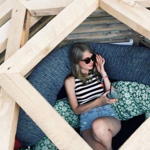 Meet your Posher, Elif